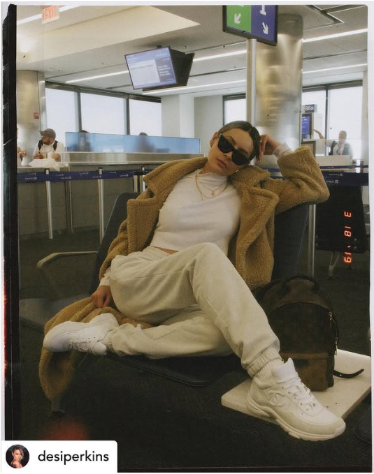 looking for airport outfits, airport outfit, airport outfit ideas, airport outfit women, comfy airport outfits