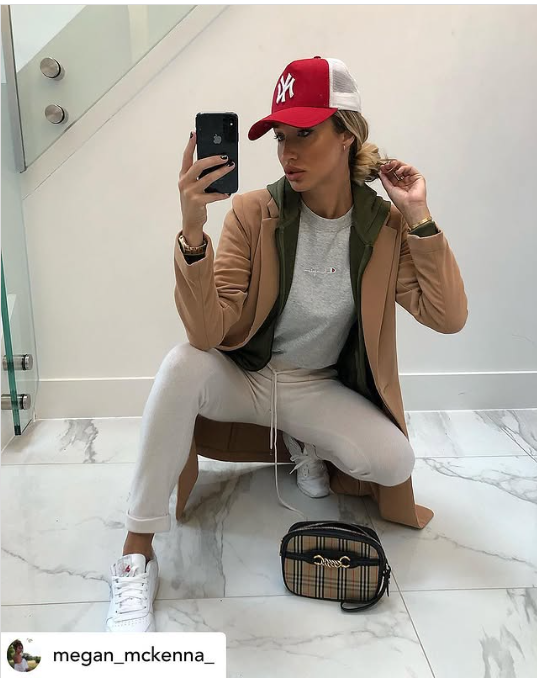 looking for airport outfits, airport outfit, airport outfit ideas, airport outfit women, comfy airport outfits