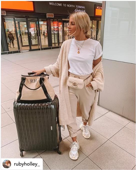 looking for airport outfits, airport outfit, airport outfit ideas, airport outfit women, comfy airport outfits